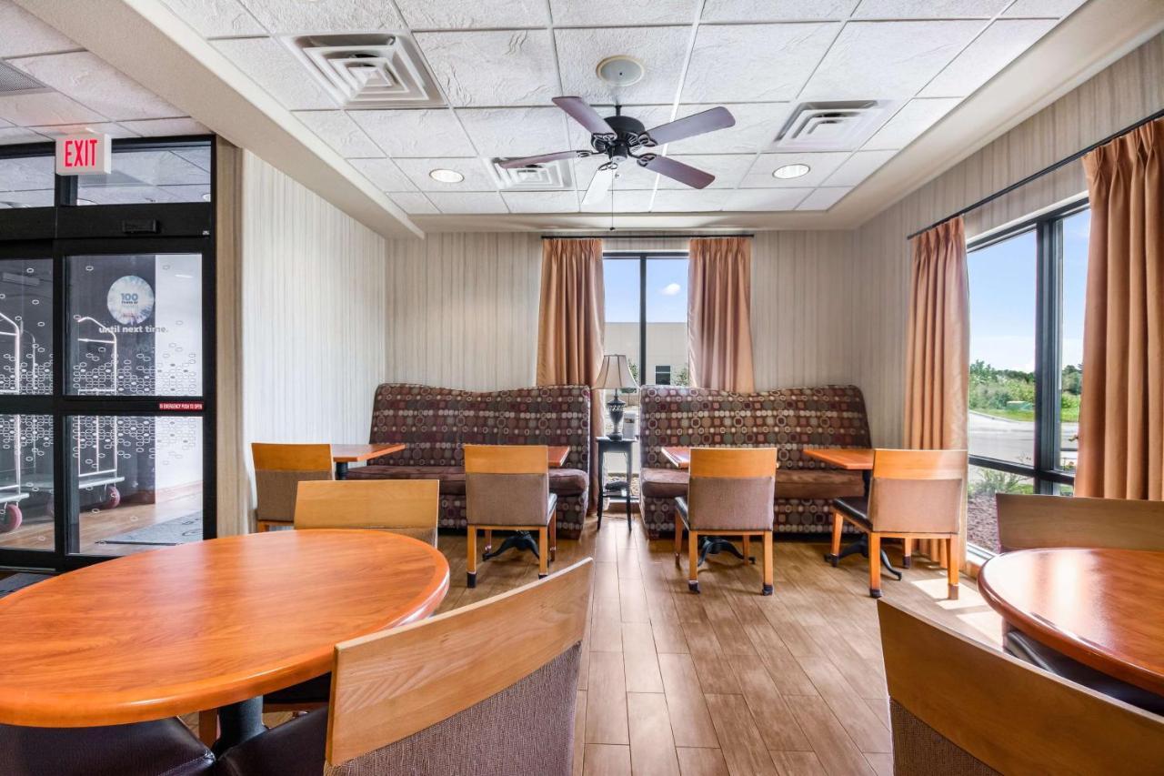 Hampton Inn Derby Eksteriør bilde